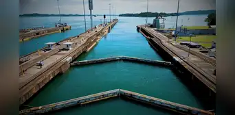 Panamá podría pagar peajes a buques de la Marina de Estados Unidos que crucen por el Canal de Panamá Panamá podría pagar peajes a buques de la Marina de Estados Unidos que crucen por el Canal de Panamá