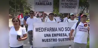 Personal de Medifarma se movilizan en avenida Salaverry tras cierre de operaciones Personal de Medifarma se movilizan en avenida Salaverry tras cierre de operaciones
