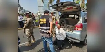 Cae extorsionador que amenazaba a colectiveros de la avenida Javier Prado tras ser reconocido por un adorno en su vehículo Cae extorsionador que amenazaba a colectiveros de la avenida Javier Prado tras ser reconocido por un adorno en su vehículo