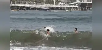 Bandera roja por oleajes anómalos: reabren Agua Dulce, Herradura y otras dos playas en Chorrillos Bandera roja por oleajes anómalos: reabren Agua Dulce, Herradura y otras dos playas en Chorrillos