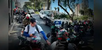 Motociclistas protestan en av. Arequipa por medida que impide viajar con acompañante: "Soy motociclista, no delincuente" Motociclistas protestan en av. Arequipa por medida que impide viajar con acompañante: "Soy motociclista, no delincuente"
