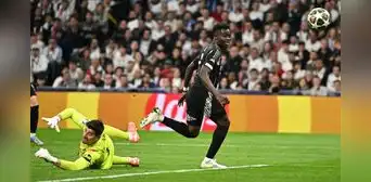 Real Madrid no logró la histórica y quedó eliminado de la Champions League a manos del Arsenal Real Madrid no logró la histórica y quedó eliminado de la Champions League a manos del Arsenal