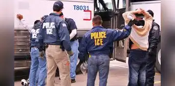 Buenas noticias para inmigrantes en EEUU: gobernador de este estado vetó proyecto de ley que obligaba a autoridades locales a colaborar con ICE