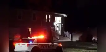 Adolescente es acusado de homicidio tras apuñalar a su madre y a su abuela en Nueva York: menor enfrenta una posible cadena perpetua Adolescente es acusado de homicidio tras apuñalar a su madre y a su abuela en Nueva York: menor enfrenta una posible cadena perpetua