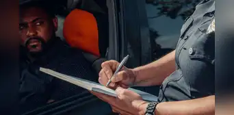 La nueva ley de tránsito en California que sancionará con fuerte multa a quienes realicen esta actividad al volante La nueva ley de tránsito en California que sancionará con fuerte multa a quienes realicen esta actividad al volante