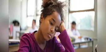 ¿Tu hijo  ha cambiado su comportamiento en la escuela? Señales clave para detectar ansiedad y depresión en escolares