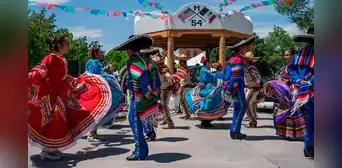 Este es el barrio 'más mexicano' de Chicago que realiza grandes celebraciones por el Cinco de mayo en EEUU