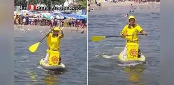 Heladero causa sensación en playa de Lima al usar tabla para vender en el mar: “Merece un premio” Heladero causa sensación en playa de Lima al usar tabla para vender en el mar: “Merece un premio”