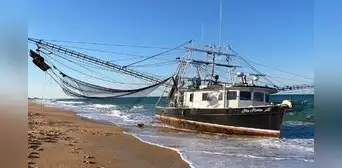 Barco camaronero encalla en la costa de Florida sin tripulación: las autoridades finalmente revelan la verdad Barco camaronero encalla en la costa de Florida sin tripulación: las autoridades finalmente revelan la verdad