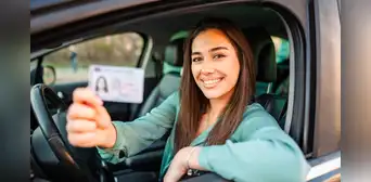 Medida vigente durante el gobierno de Greg Abbott otorga una licencia de conducir gratis en Texas a quienes cumplan estos requisitos del DPS Medida vigente durante el gobierno de Greg Abbott otorga una licencia de conducir gratis en Texas a quienes cumplan estos requisitos del DPS