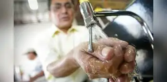 Agua 'potable' de consumo humano en Lima y regiones contienen 'coliformes fecales', según informe oculto de Digesa Agua 'potable' de consumo humano en Lima y regiones contienen 'coliformes fecales', según informe oculto de Digesa