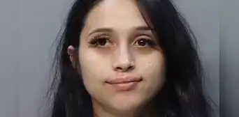 Liberan bajo fianza a mujer arrestada en Florida por mensaje de auxilio del hijo de su novio: fue acusada de abuso infantil Liberan bajo fianza a mujer arrestada en Florida por mensaje de auxilio del hijo de su novio: fue acusada de abuso infantil