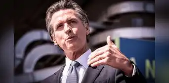 Buenas noticias para residentes en California: Gavin Newsom anuncia proyecto de ley para beneficiar a este grupo de estudiantes