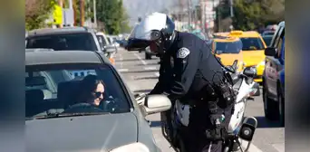 Mucho cuidado, inmigrantes en EEUU: por estas infracciones de tránsito podrías ser deportado por el gobierno de Trump Mucho cuidado, inmigrantes en EEUU: por estas infracciones de tránsito podrías ser deportado por el gobierno de Trump
