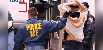 USCIS: inmigrantes en Texas deberán llevar estos documentos a la mano si no quieren tener problemas con ICE USCIS: inmigrantes en Texas deberán llevar estos documentos a la mano si no quieren tener problemas con ICE
