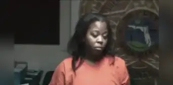 Policía de Miami arresta a mujer tras abandonar a su hija de 5 años dentro de un BMW: la menor fue hallada atada y llorando Policía de Miami arresta a mujer tras abandonar a su hija de 5 años dentro de un BMW: la menor fue hallada atada y llorando