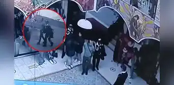 Detienen a turista acusado de intentar abusar sexualmente de joven en Plaza Mayor de Cusco Detienen a turista acusado de intentar abusar sexualmente de joven en Plaza Mayor de Cusco