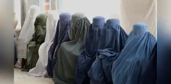 Joven de 20 años se inmola tras ser forzada a contraer matrimonio con un combatiente talibán en Afganistán Joven de 20 años se inmola tras ser forzada a contraer matrimonio con un combatiente talibán en Afganistán