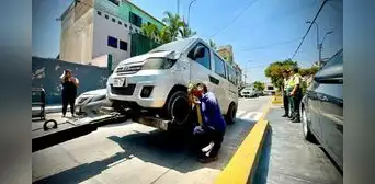 Cae ‘La Bestia’ de los autos colectivos: tenía 111 papeletas que suman más de 2 millones de soles Cae ‘La Bestia’ de los autos colectivos: tenía 111 papeletas que suman más de 2 millones de soles