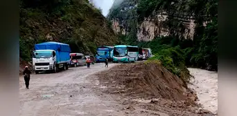 Crecida de caudal de río restringe tránsito en la vía Chiclayo - Chota Crecida de caudal de río restringe tránsito en la vía Chiclayo - Chota