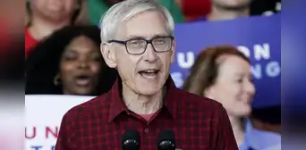 Evers enfrenta amenazas legales por memo de Trump al proteger empleados estatales de redadas migratorias: "Amenazas escalofriantes"