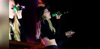 Belinda sorprende y canta nueva versión de "El baile del sapito" en la Feria de Puebla 2025 Belinda sorprende y canta nueva versión de "El baile del sapito" en la Feria de Puebla 2025