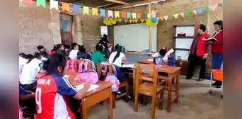Lambayeque: colegio fue demolido y ahora más de 100 alumnos estudian en corrales y patios de viviendas por falta de nuevo local Lambayeque: colegio fue demolido y ahora más de 100 alumnos estudian en corrales y patios de viviendas por falta de nuevo local