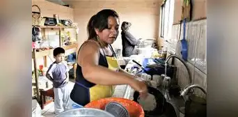 Eso que llaman amor es trabajo doméstico no remunerado, por Las Tejedoras