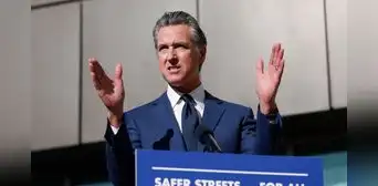 Malas noticias para conductores en California: Gavin Newsom alerta un posible aumento del 75% en precio de la gasolina