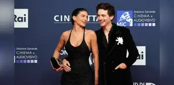 Kylie Jenner y Timothée Chalamet muestran su amor con su primera aparición pública como pareja en Roma Kylie Jenner y Timothée Chalamet muestran su amor con su primera aparición pública como pareja en Roma