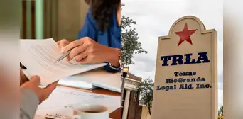 La organización en Texas que ofrece ayuda legal gratuita a migrantes en más de 65 condados: ¿cómo acceder?
