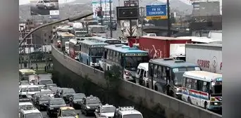 Lima, entre las urbes con peor tráfico: peruanos pierden más de dos horas de sueño por congestión vehicular Lima, entre las urbes con peor tráfico: peruanos pierden más de dos horas de sueño por congestión vehicular