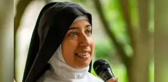 Monja es expulsada de monasterio en Italia y denuncia discriminación por ser “demasiado bonita para representar a la Iglesia” Monja es expulsada de monasterio en Italia y denuncia discriminación por ser “demasiado bonita para representar a la Iglesia”