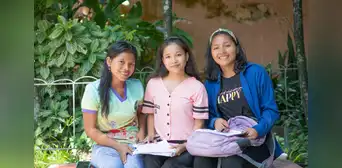 Perú ofrece 93 becas con cobertura académica del 100 % para estudiar en 12 regiones del país: postula hasta el 14 de mayo