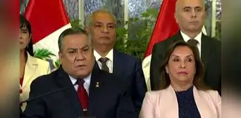 Gustavo Adrianzén da un paso al costado a la Presidencia del Consejo de Ministros: "Presento mi renuncia irrevocable" Gustavo Adrianzén da un paso al costado a la Presidencia del Consejo de Ministros: "Presento mi renuncia irrevocable"