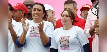 Venezuela recibe a niña de 2 años separada de sus padres venezolanos deportados en Estados Unidos