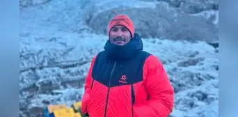 Montañista peruano, Víctor Rímac escala el Everest con la bandera peruana Montañista peruano, Víctor Rímac escala el Everest con la bandera peruana