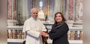 Dina Boluarte saludó al Papa León XIV en el Vaticano, en medio de protestas Dina Boluarte saludó al Papa León XIV en el Vaticano, en medio de protestas