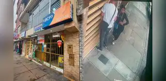 Robacasas desmantelan licorería de adulto mayor y lo dejan sin nada en SJL: tragos, dinero y joyas valorizados en S/50.000 Robacasas desmantelan licorería de adulto mayor y lo dejan sin nada en SJL: tragos, dinero y joyas valorizados en S/50.000