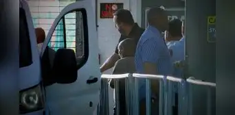 Más redadas del ICE: inmigrantes de Florida son arrestados por agentes en este nuevo lugar público Más redadas del ICE: inmigrantes de Florida son arrestados por agentes en este nuevo lugar público