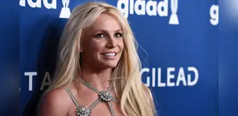 Britney Spears protagoniza escándalo al beber y fumar durante vuelo privado hacia Los Ángeles: fue amonestada al aterrizar Britney Spears protagoniza escándalo al beber y fumar durante vuelo privado hacia Los Ángeles: fue amonestada al aterrizar