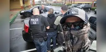 Agentes del ICE usarán máscaras durante arrestos a inmigrantes en audiencias de Arizona por este motivo Agentes del ICE usarán máscaras durante arrestos a inmigrantes en audiencias de Arizona por este motivo