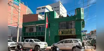Detienen a cinco policías de Juliaca por armar falsa intervención y robar más de 200 mil soles en Cusco Detienen a cinco policías de Juliaca por armar falsa intervención y robar más de 200 mil soles en Cusco