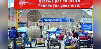 Crisis en Bolivia obliga a los comerciantes en la frontera con Perú a exigir pagos en soles: "Ya no te reciben plata boliviana" Crisis en Bolivia obliga a los comerciantes en la frontera con Perú a exigir pagos en soles: "Ya no te reciben plata boliviana"