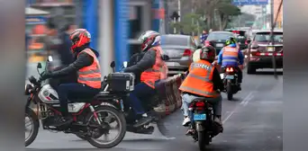 Gremio de motociclistas buscan eliminar uso obligatorio de chalecos reflectantes y presentan denuncia formal