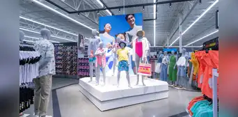 Walmart presenta su tienda futurista en Texas: salud, tecnología y etiquetas digitales al servicio de los clientes Walmart presenta su tienda futurista en Texas: salud, tecnología y etiquetas digitales al servicio de los clientes