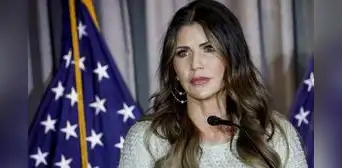 Kristi Noem se pronuncia tras la captura del inmigrante ilegal que amenazó a Trump: "Gracias a nuestros oficiales de ICE" Kristi Noem se pronuncia tras la captura del inmigrante ilegal que amenazó a Trump: "Gracias a nuestros oficiales de ICE"