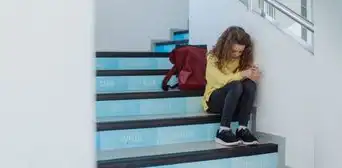 Bienestar escolar: ¿cómo detectar a tiempo señales de estrés o acoso en los alumnos?