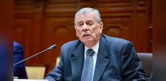 Comisión de Constitución aprueba que congresistas realicen campaña política en semana de representación Comisión de Constitución aprueba que congresistas realicen campaña política en semana de representación