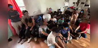 Escondite no tan secreto: arrestan a 16 inmigrantes indocumentados que se ocultaban en una casa en Texas
